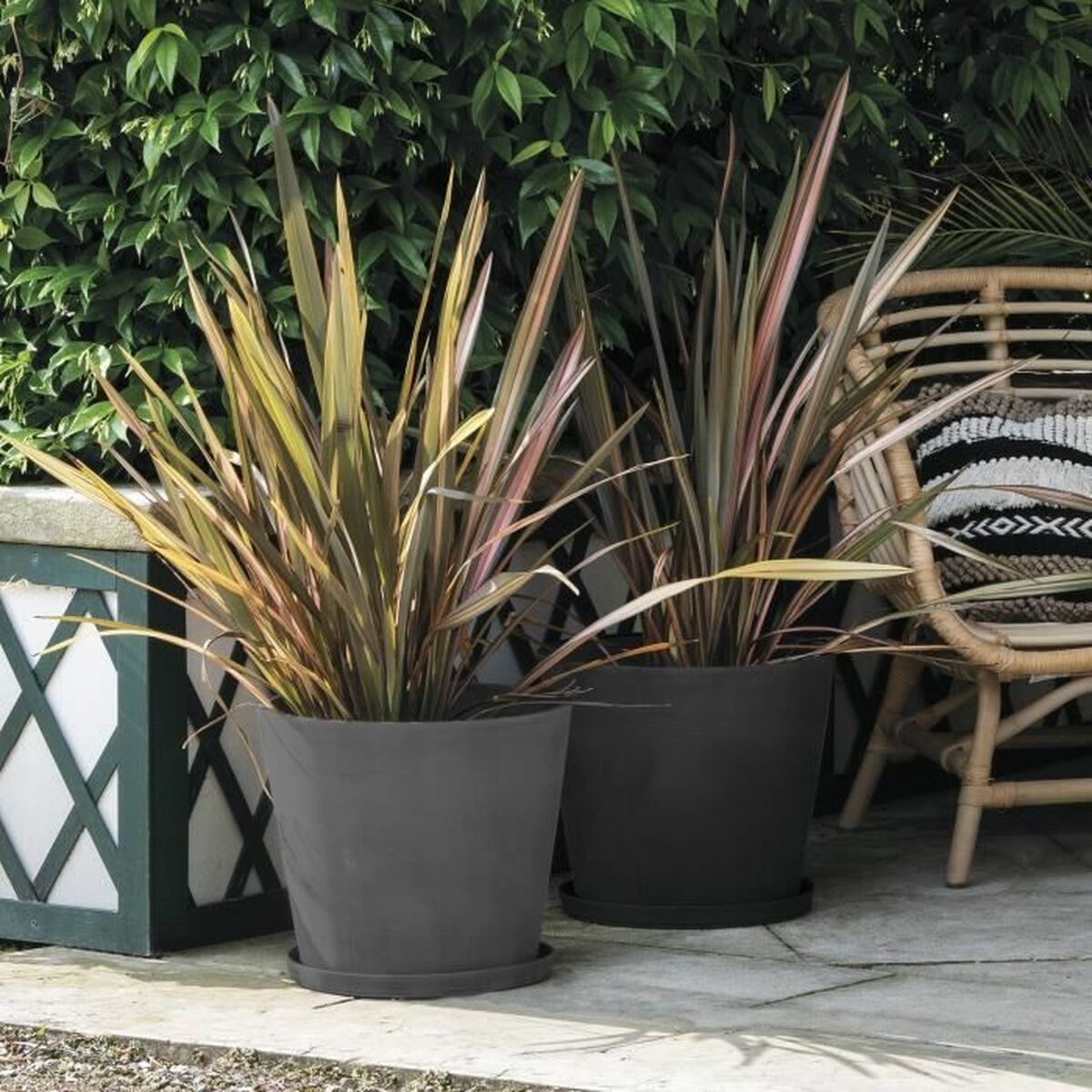 Plant pot Deroma-5