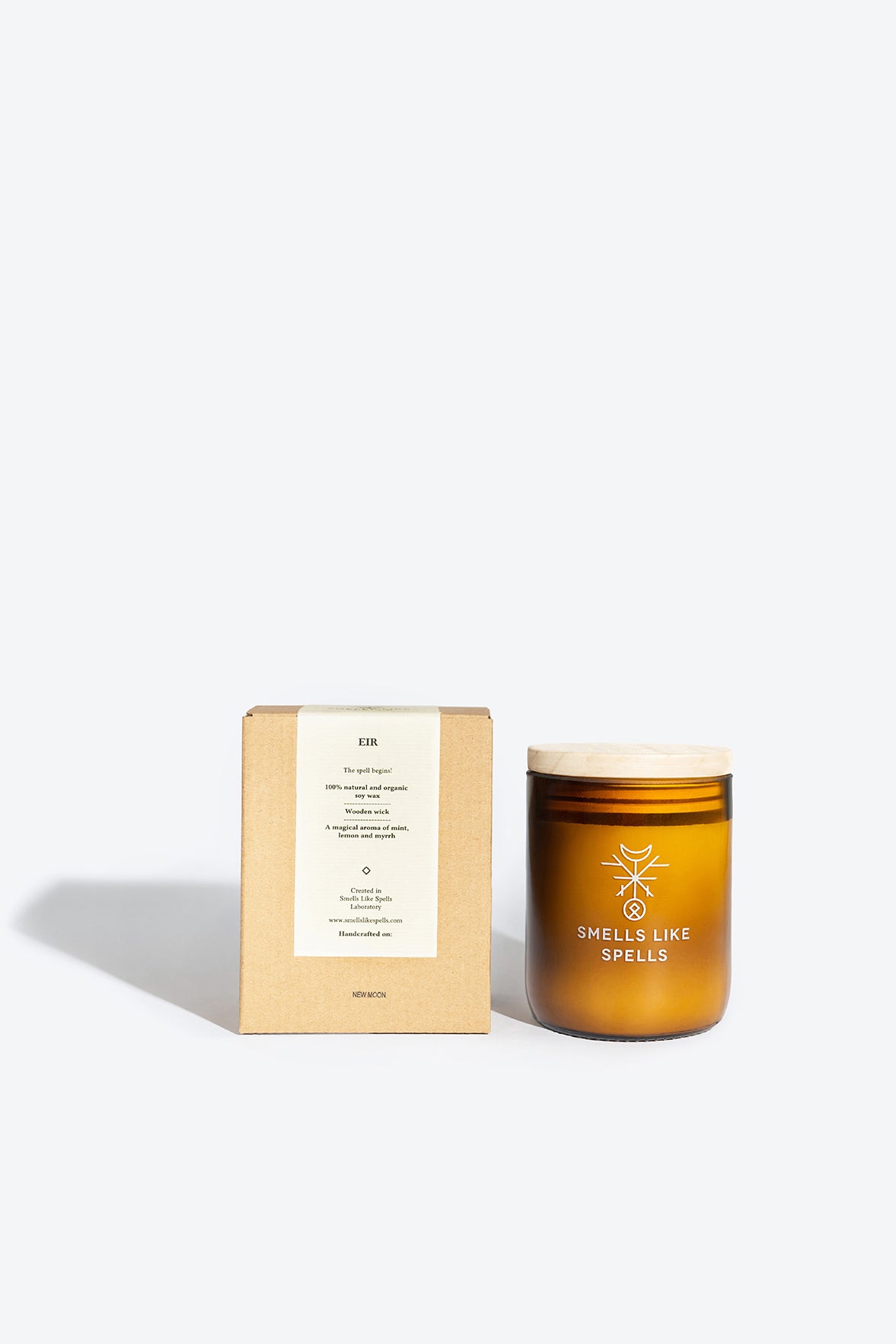 Soy wax scented candle with wooden wick EIR Smells Like Spells
