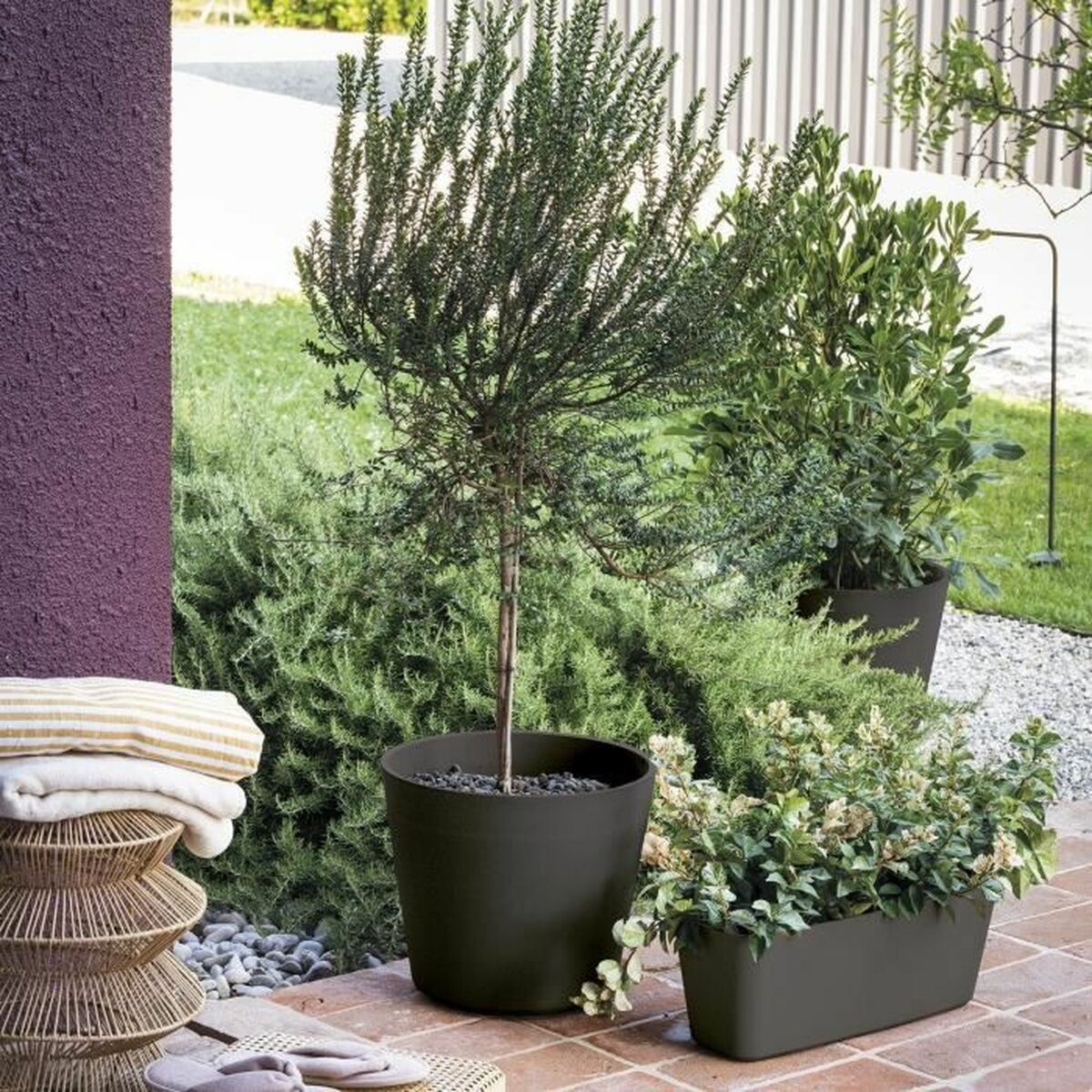 Plant pot Deroma-4
