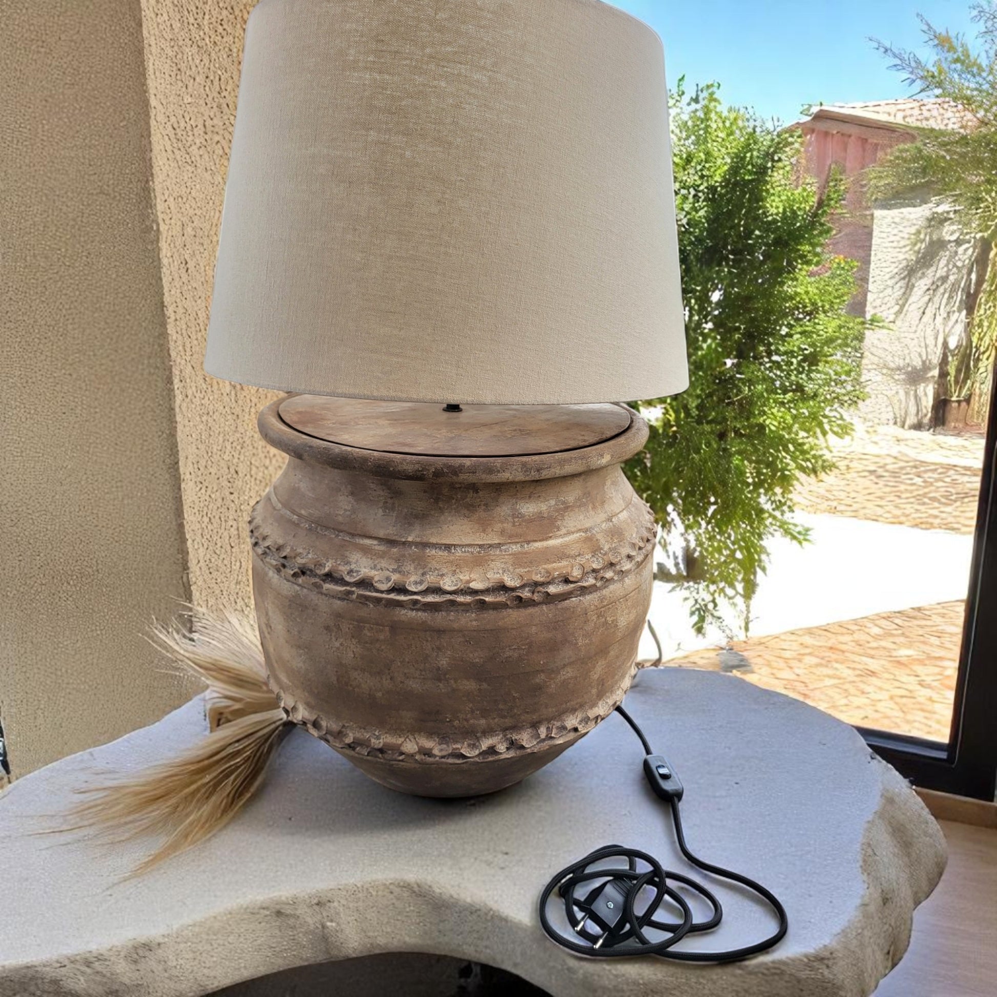 Gaze no.737 - Terracotta table lamp-8